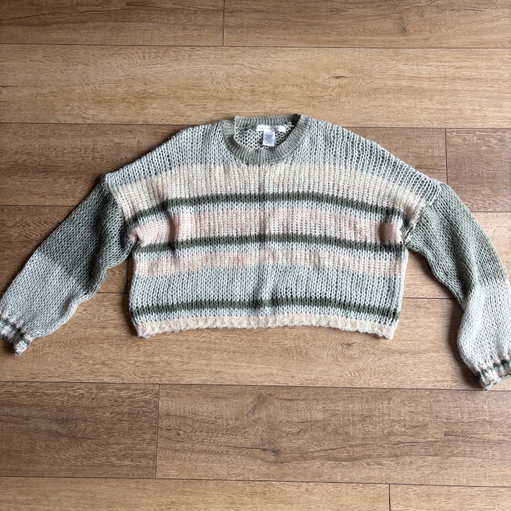 Altar’d State cropped sweater size XS